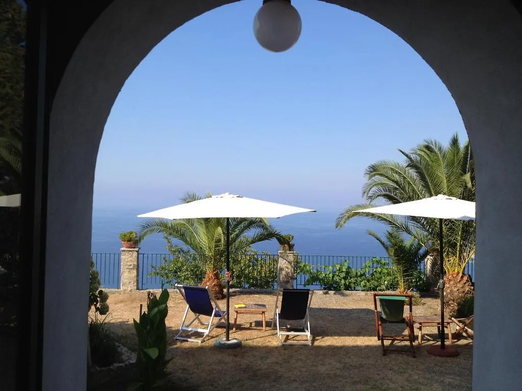 Just Be Bed & Breakfast Piraino 3*,